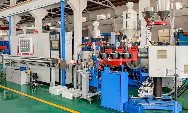 img of 高精度雙層共擠擠出機 ( 核電站產品 )