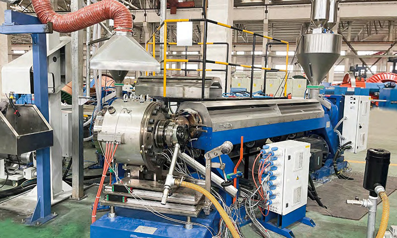 img of EXT120+100 中壓雙層共擠護套低煙無鹵電纜包覆機組